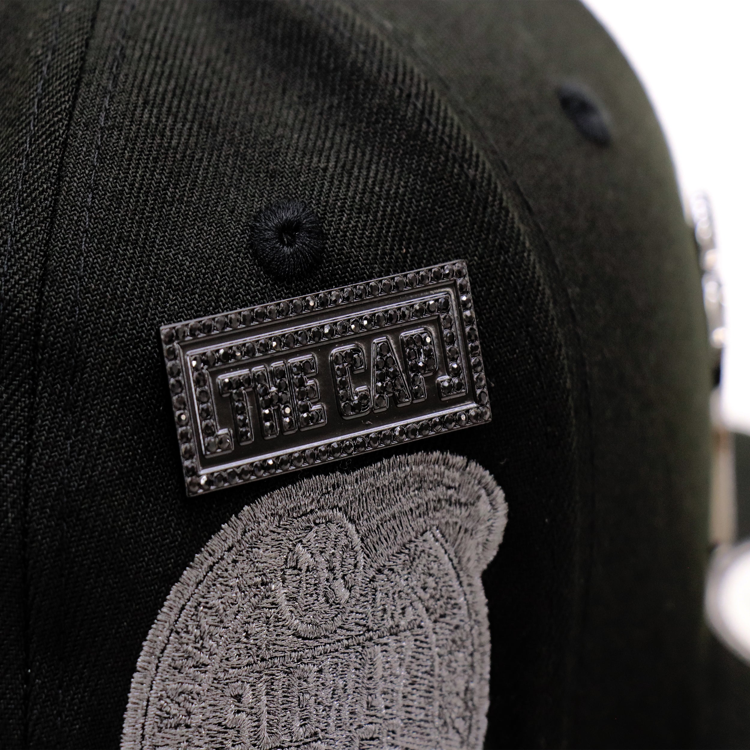 THE CAP PINS Legacy Emblem ブラック